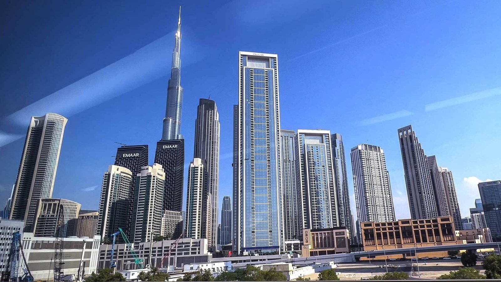 How to Invest in Dubai From Australia in 2026